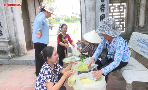 Cốm Chùa Thượng - món quà quê thơm thảo